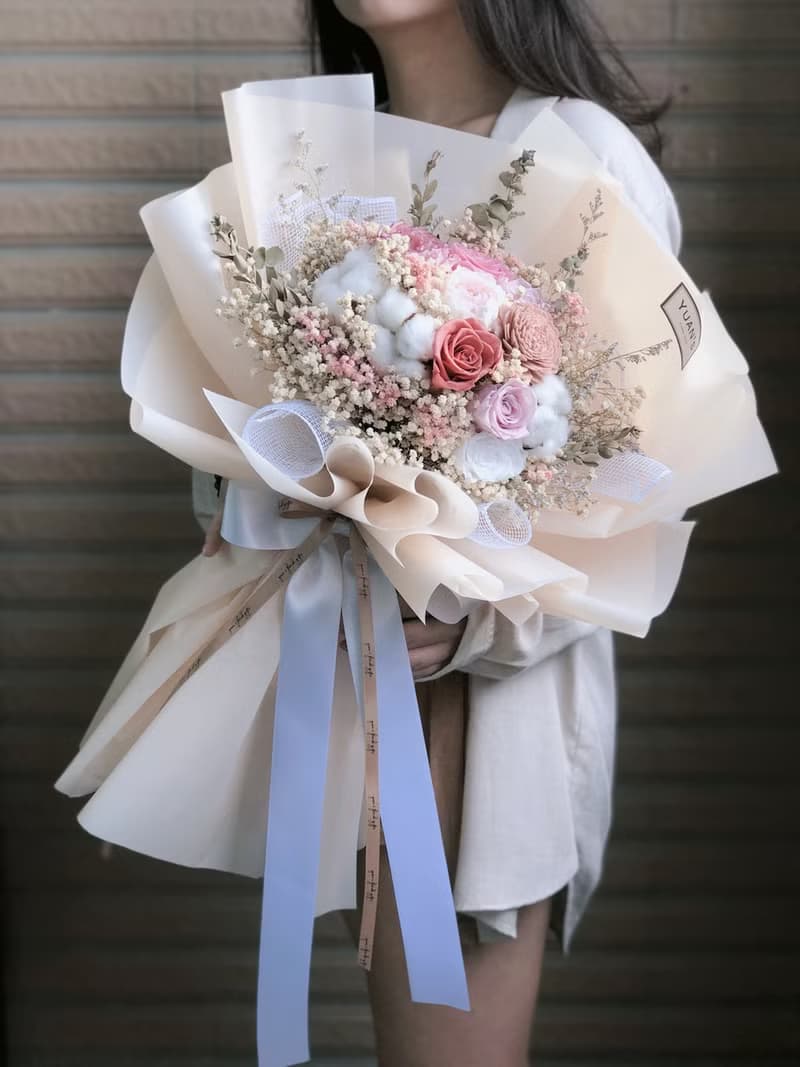 胭脂紅粉大花束 浪漫燈串 情人節 永生花畢業花束 生日禮物 擴香