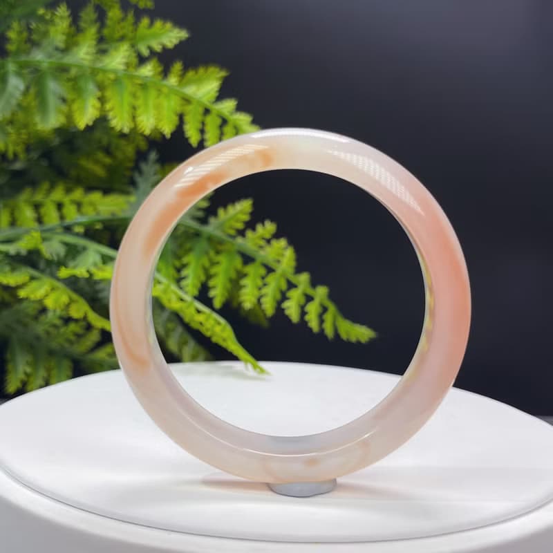 精品溏心瑪瑙手镯 54MM 冰潤粉白飄蜂蜜糖天眼玉髓手環 柔美迷人
