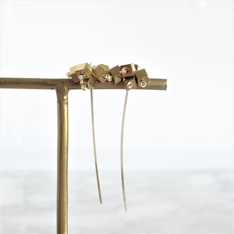 14kgf*Hematite arrow pierced earring / earring