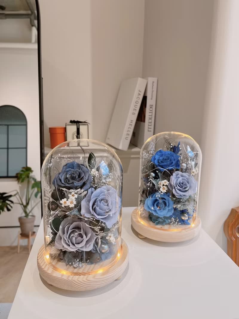 藍色永生花玻璃罩小夜燈 莫藍迪灰 寶藍色永生花 生日禮物 情人節