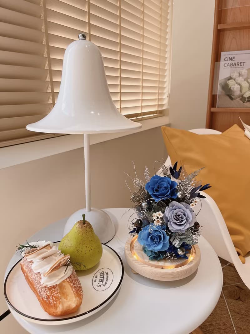 藍色永生花玻璃罩小夜燈 莫藍迪灰 寶藍色永生花 生日禮物 情人節