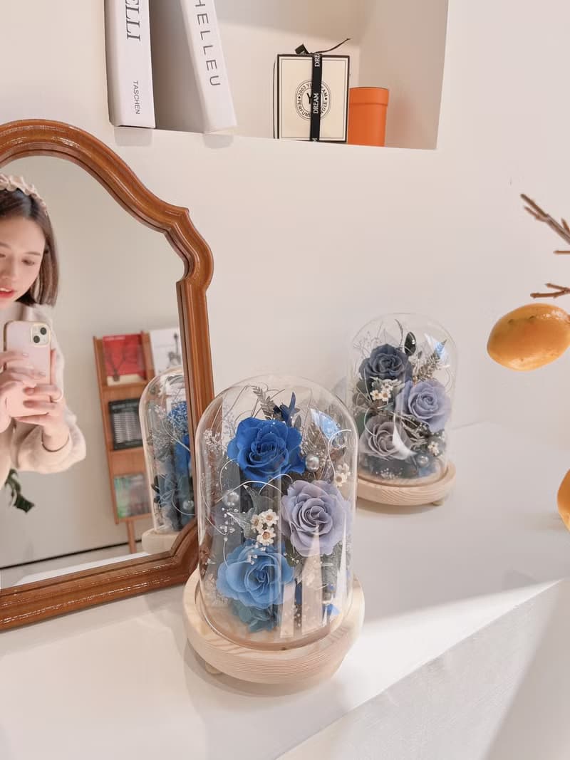 藍色永生花玻璃罩小夜燈 莫藍迪灰 寶藍色永生花 生日禮物 情人節