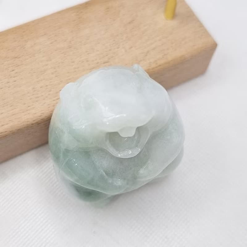 溫潤綠底飄花土撥鼠擺件 | 天然緬甸玉A貨翡翠