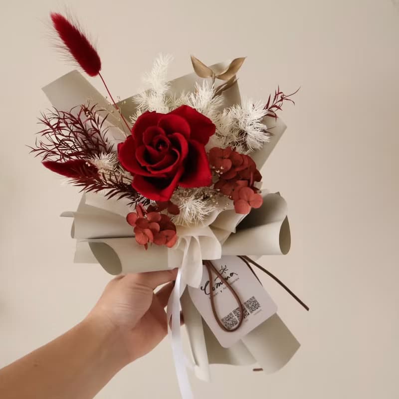 白黑玫瑰永生花束 情人節花束 生日花束 男友花束 中性個性花束