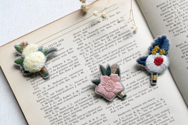 新手不怕! 手綁花束刺繡材料包 別針/帽飾－粉花  裝飾你的編織帽