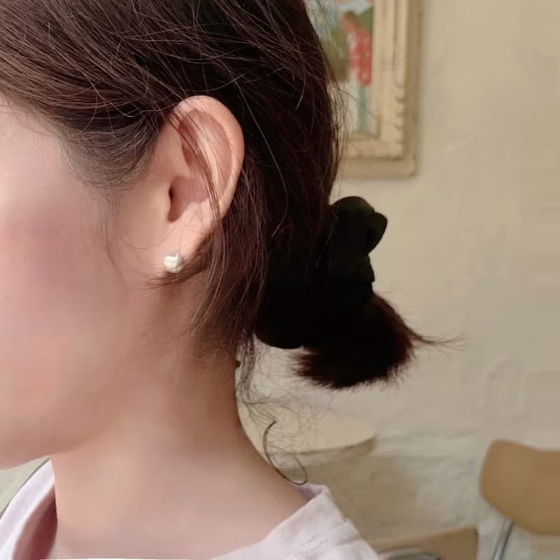 純銀高質感銀白光澤耳環 Silver one earrings