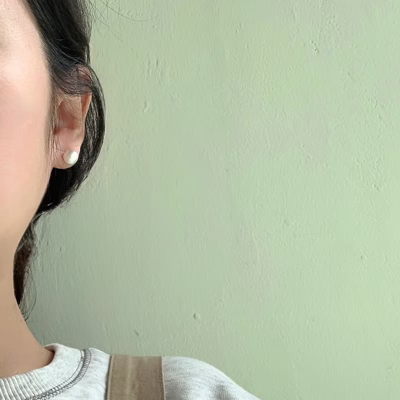 純銀高質感銀白光澤耳環 Silver one earrings