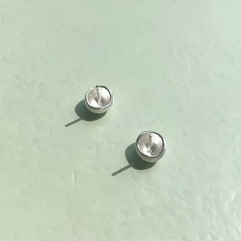 純銀高質感銀白光澤耳環 Silver one earrings