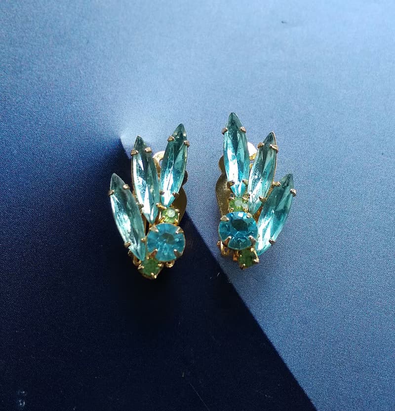 Vintage Jewelry 西洋古董飾品 冰藍萊茵 知性 夾式耳環