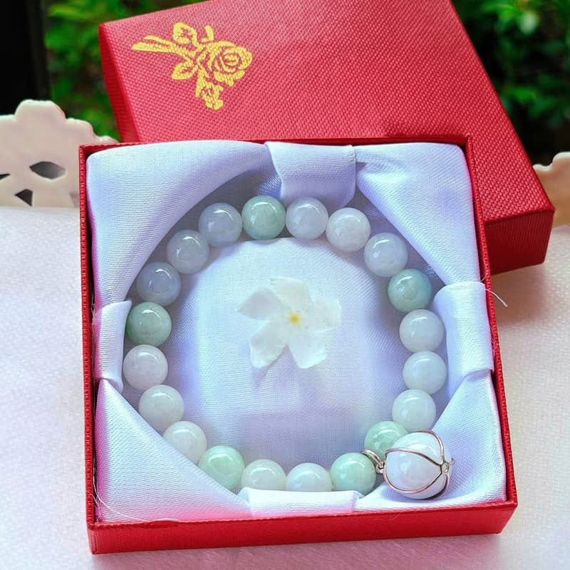 Burmese jade bead bracelet, decorated with white jade pendant, covered with real 925 Silver, natural jade Type A 9.6 mm.