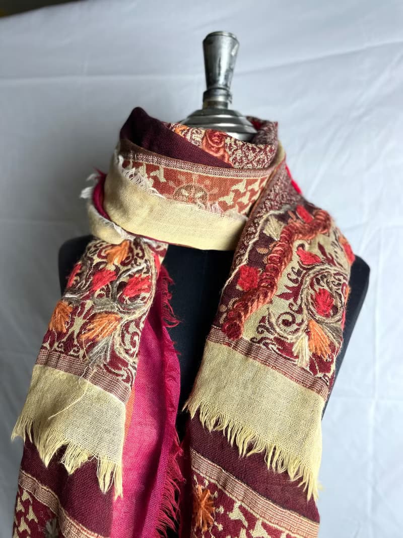 【母親節精選】喀什米爾 厚織水煮羊毛 手工刺繡圍巾 - 棗紅