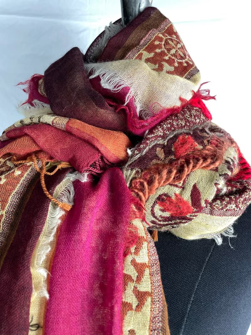 【母親節精選】喀什米爾 厚織水煮羊毛 手工刺繡圍巾 - 棗紅