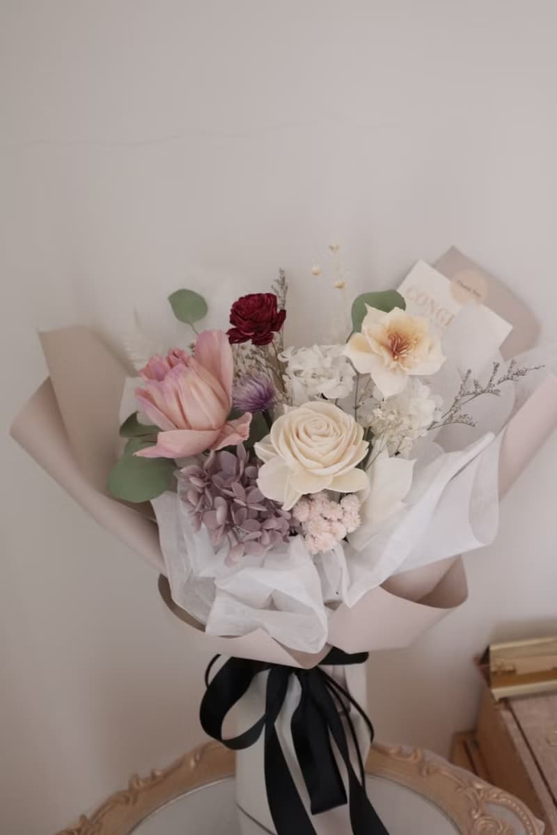 鬱金香奶白玫瑰奶茶風永生花束 乾燥花 情人節花束 畢業花束