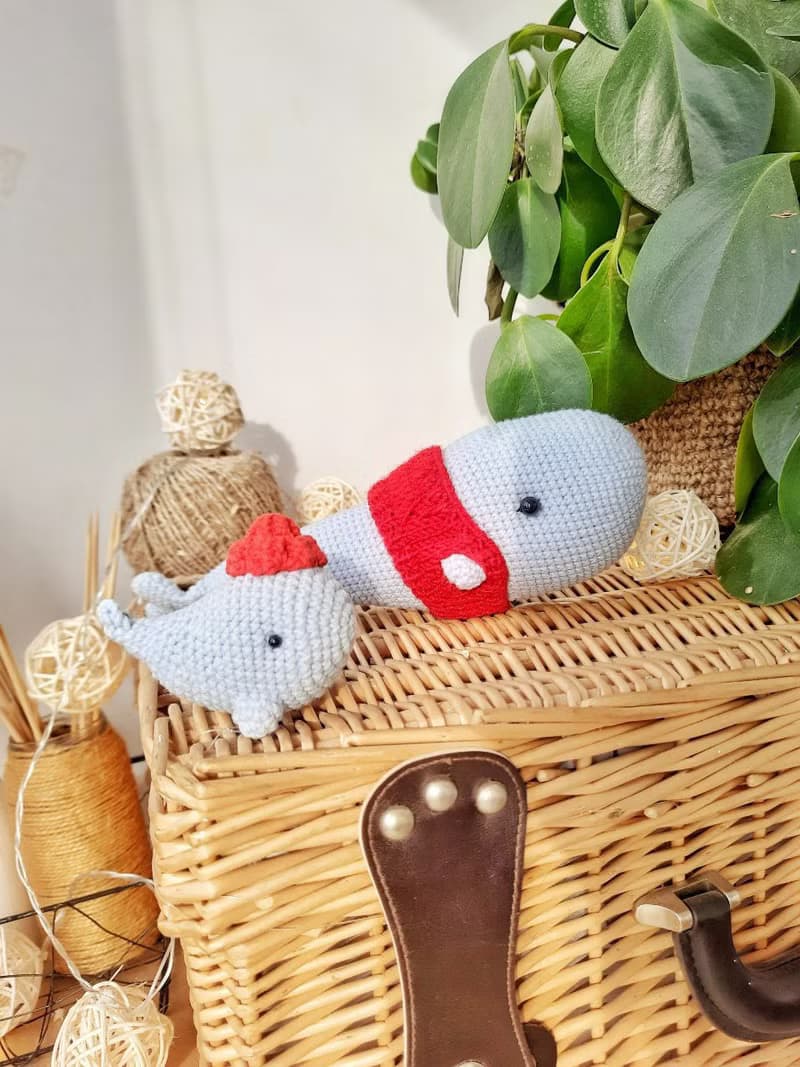 Paired toy blue whale in a hat. Plush toy whale and keychain. Gift for a couple