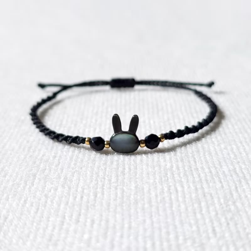 Black Rabbit Mother-of-pearl Onyx Macrame Knot Bracelet
