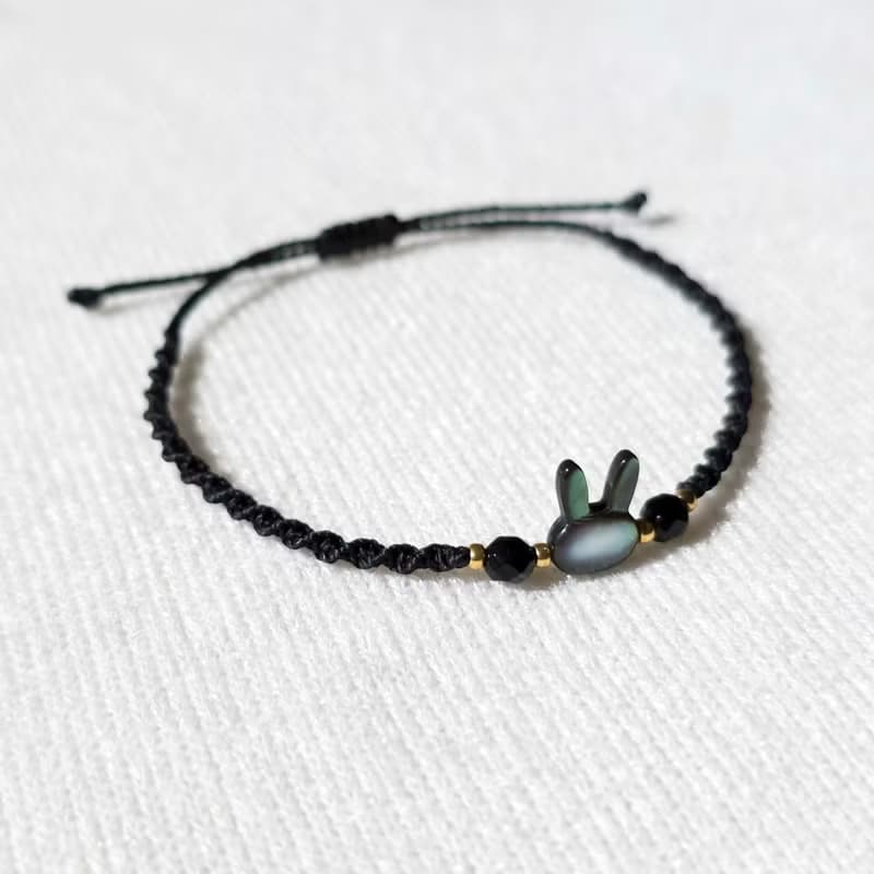Black Rabbit Mother-of-pearl Onyx Macrame Knot Bracelet