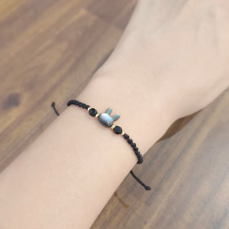 Black Rabbit Mother-of-pearl Onyx Macrame Knot Bracelet