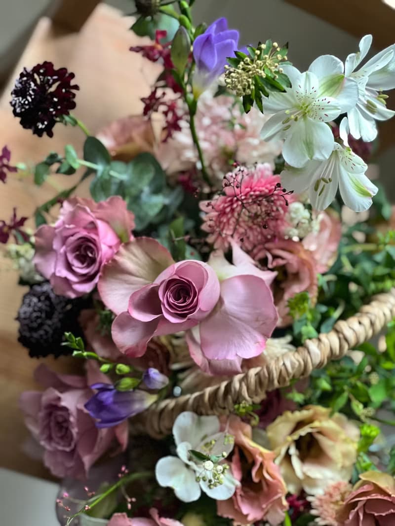 粉紫色鮮花提籃 開幕花 情人節 花籃 生日禮物 餐桌花 陞遷祝福