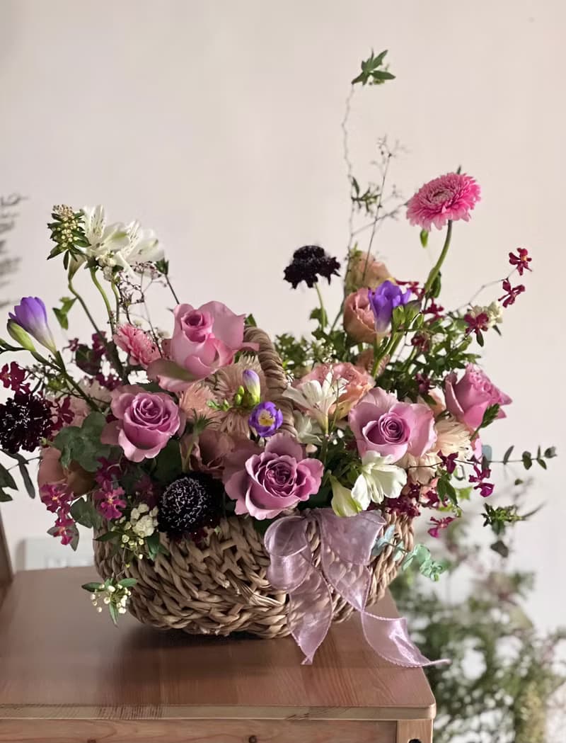 粉紫色鮮花提籃 開幕花 情人節 花籃 生日禮物 餐桌花 陞遷祝福