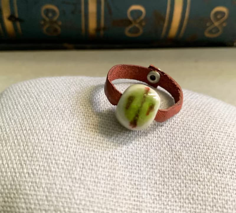 戒指 日本白瓷 自然釉色 無限看不膩色調 真皮革 藝術等級