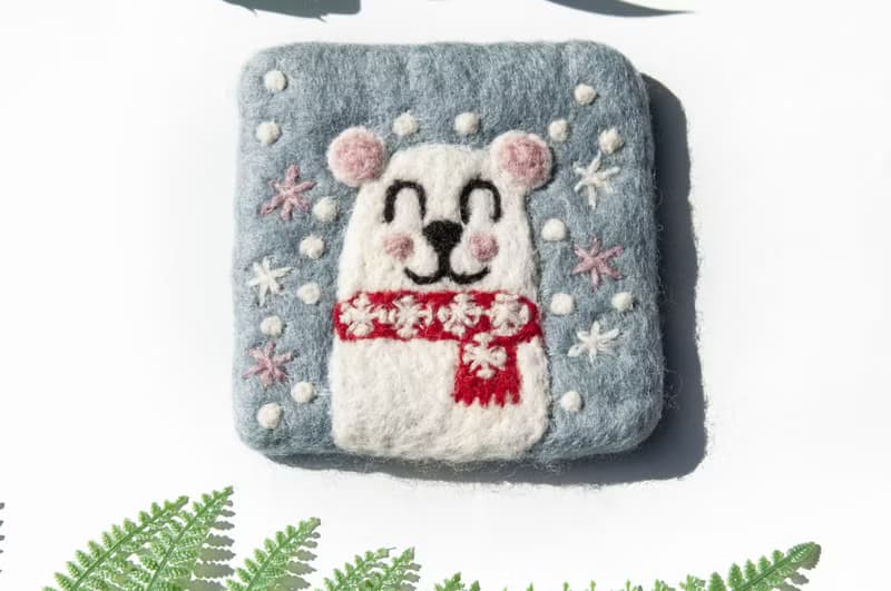 情人節禮物 聖誕交換禮物 羊毛氈杯墊 動物杯墊-下雪白熊吸水杯墊