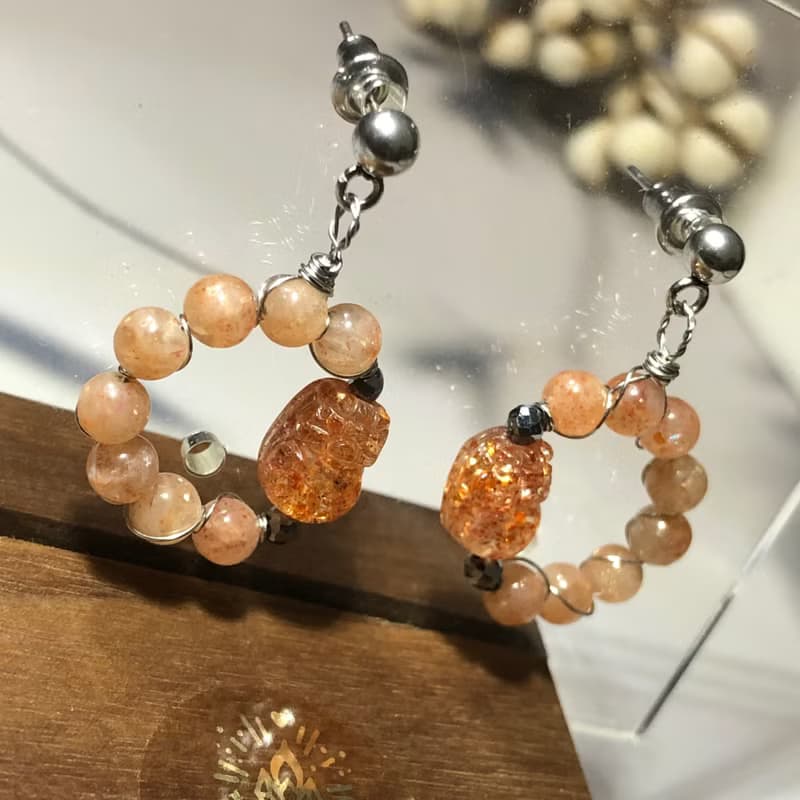 金太陽石貔貅小神獸耳環 鋼耳針 招財飾品 太陽石手作耳釘