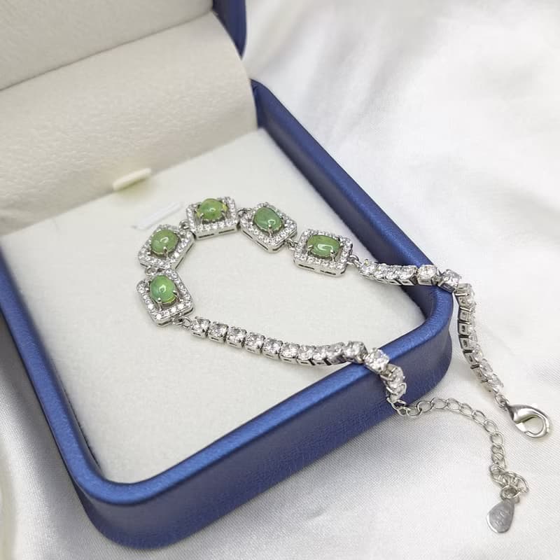 草原綠起光蛋面鑲嵌手鍊 | 天然緬甸玉A貨翡翠