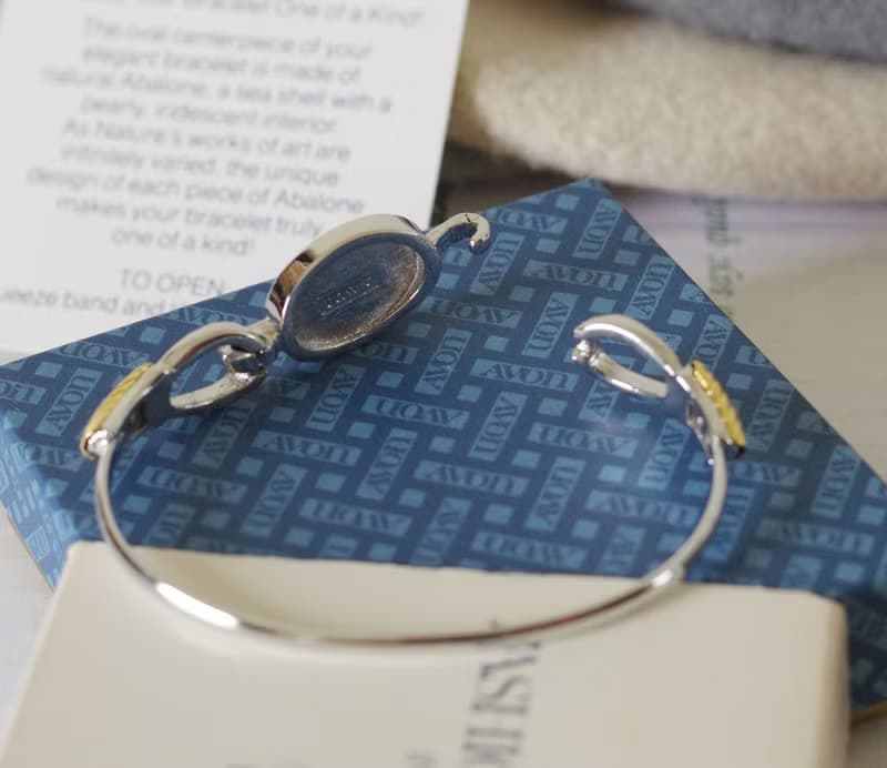 古董銀色人造貝殼手環 1976 AVON 有原裝盒 BR119