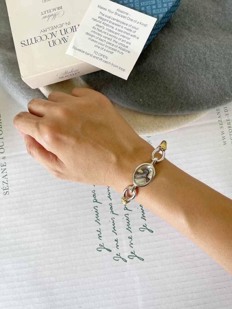 古董銀色人造貝殼手環 1976 AVON 有原裝盒 BR119