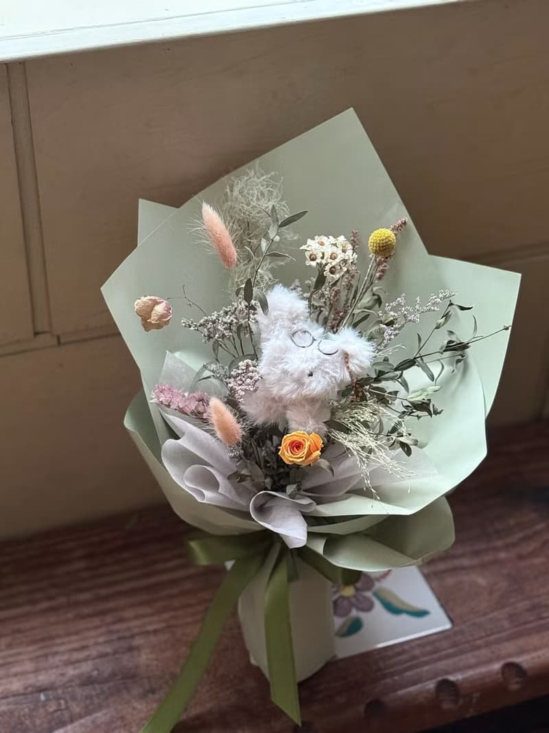 手工毛絨娃娃 乾燥花束 畢業花束