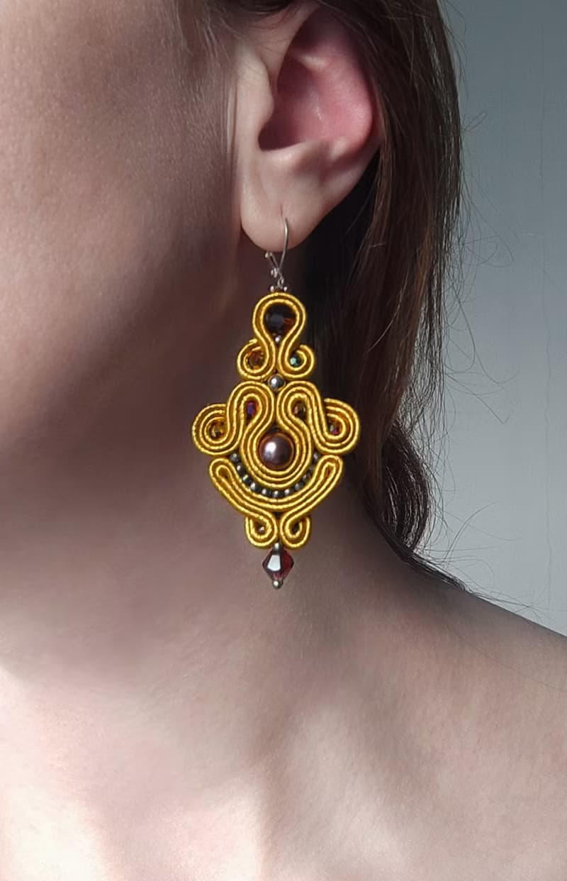 金耳環 Long earrings, beaded earrings, soutache embroidery