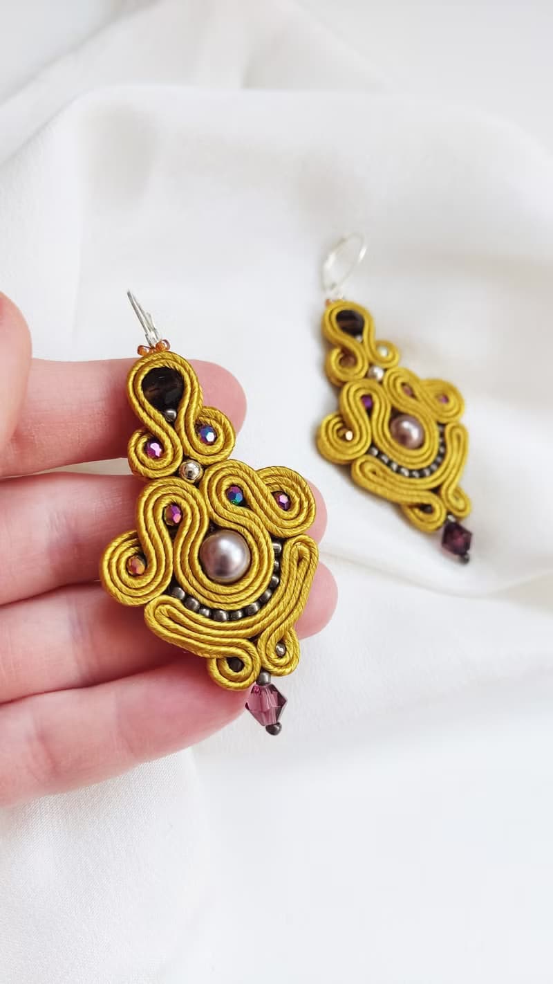 金耳環 Long earrings, beaded earrings, soutache embroidery