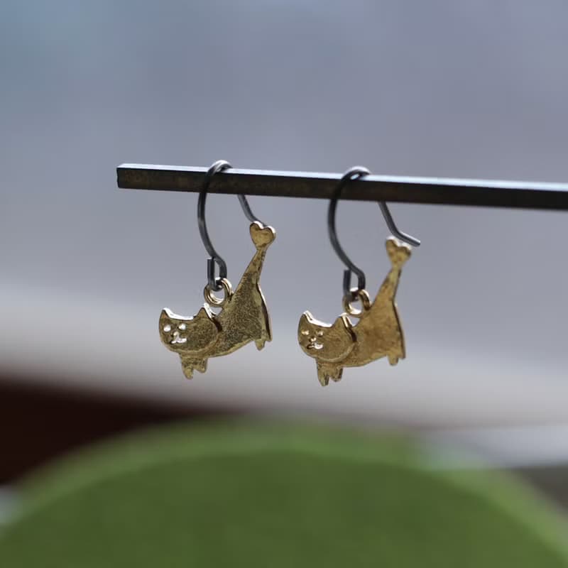 しっぽがハートねこ | ピアス | イヤリング | P570