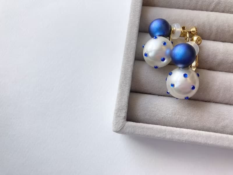 パールイヤリング/mat blue × blue dot pearl ( イヤリング)