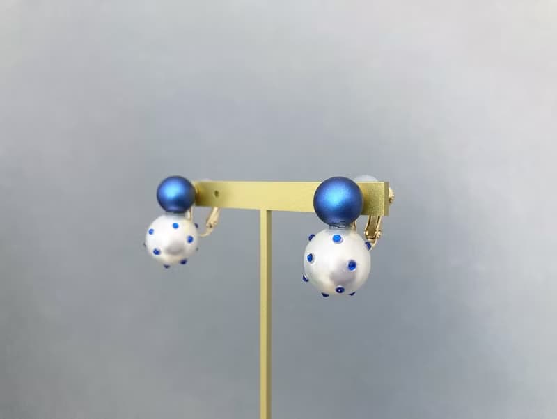 パールイヤリング/mat blue × blue dot pearl ( イヤリング)