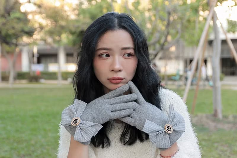 unni花香引蝶羊毛手套(禦寒.保暖.) 保暖 禦寒 絨毛 擋風 gloves