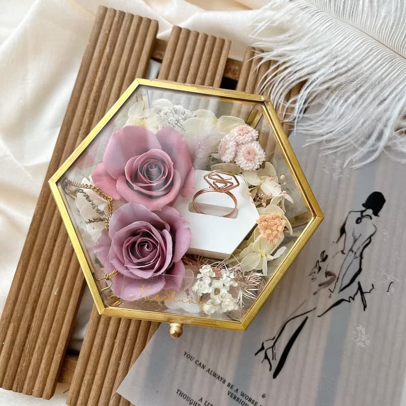 Miss。花謎 【永恆之愛】六角花盒 戒盒 婚禮 永生花香水