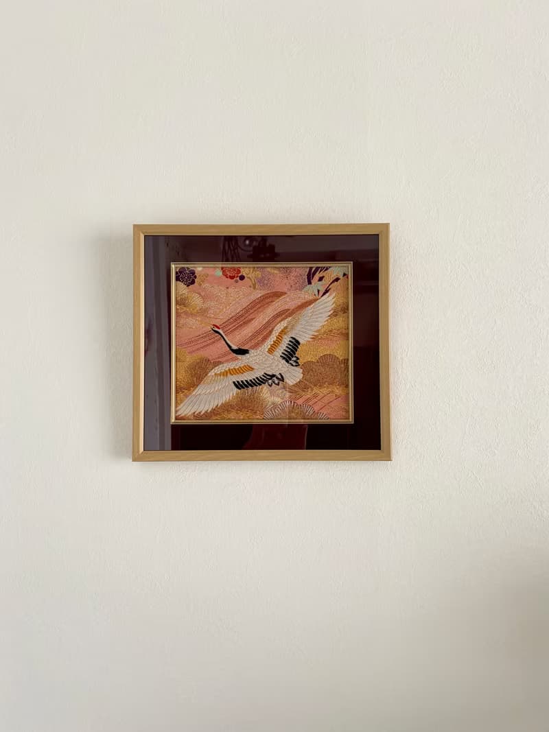 きものからつくるアートパネル　035　縁起物　壁掛け　絵画　1点もの　金糸　鶴