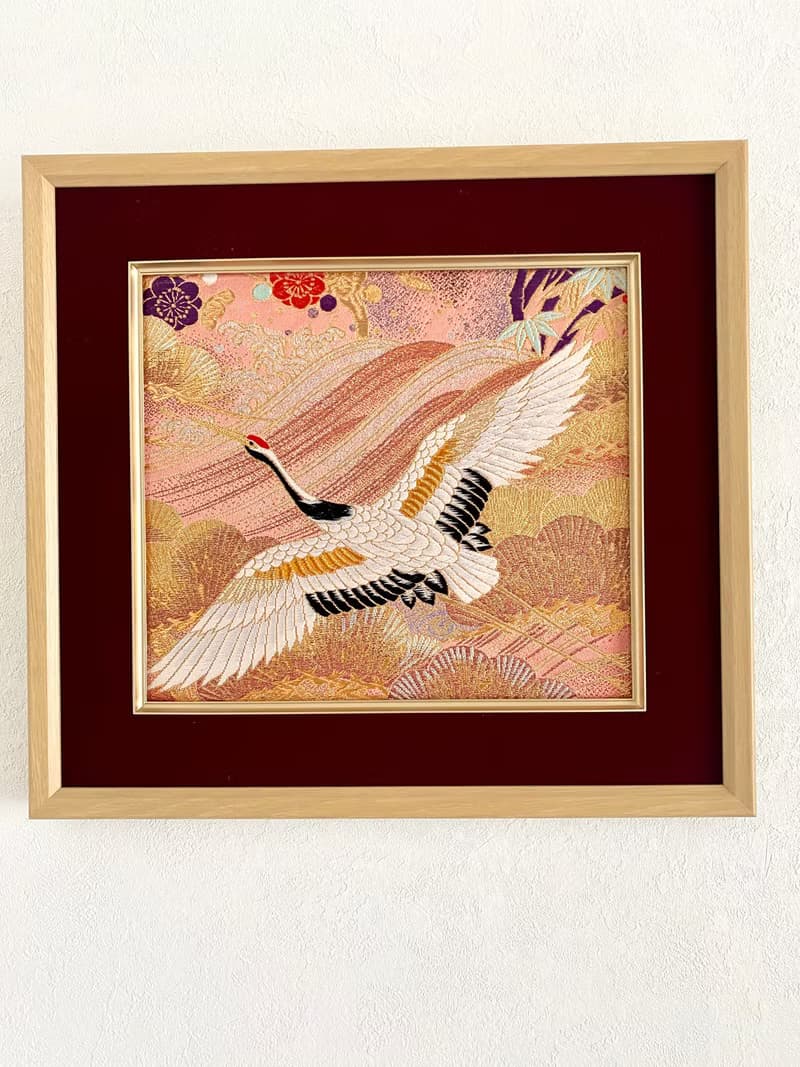 きものからつくるアートパネル　035　縁起物　壁掛け　絵画　1点もの　金糸　鶴