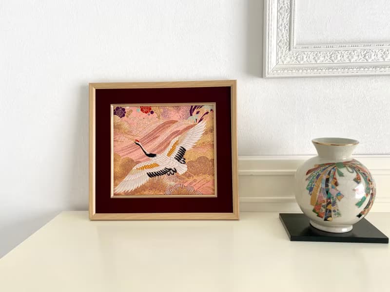 きものからつくるアートパネル　035　縁起物　壁掛け　絵画　1点もの　金糸　鶴