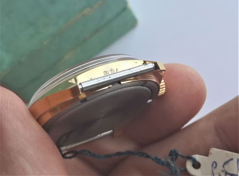 Red dial mechanical Soviet watch Raketa 2609.HA wind up mens watch 1977 vintage