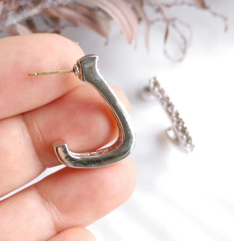 Vintage Jewelry 西洋古董飾品 細緻 銀色調 排鑽 L圈 針式耳環