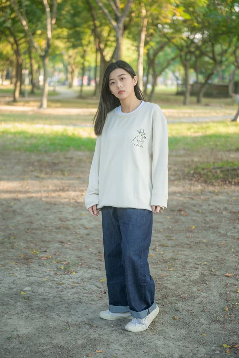 手持紅蘿蔔的動物 OVERSIZE 中性純棉圓領大學 T