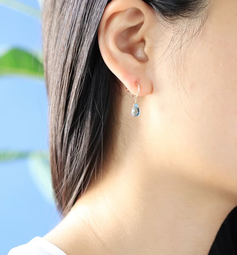 11月誕生石 一粒ブルートパーズ(ブリオレットカット) K10 イヤリング~ESPOIR~