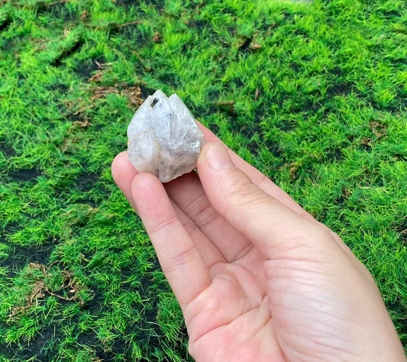 天然原礦能量白水晶共生綠簾石 療癒 開運