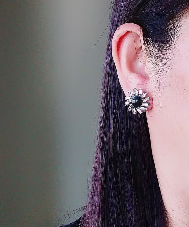 vintage jewelry  MARVELLA  萊茵花卉 夾式耳環 780元