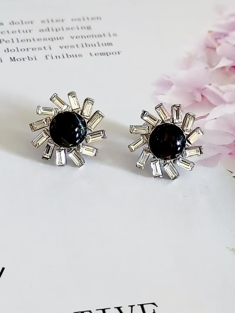 vintage jewelry  MARVELLA  萊茵花卉 夾式耳環 780元