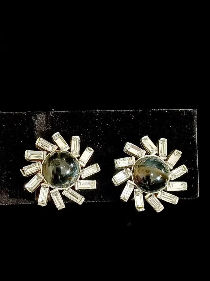 vintage jewelry  MARVELLA  萊茵花卉 夾式耳環 780元