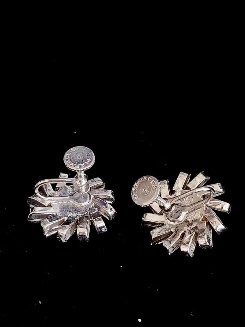 vintage jewelry  MARVELLA  萊茵花卉 夾式耳環 780元