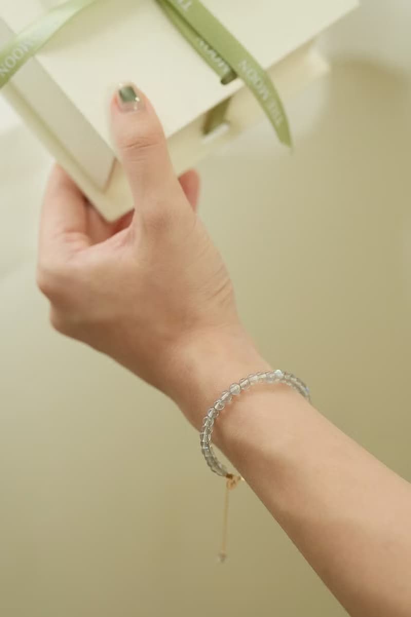 PURISM 簡月 |灰月光水晶手鍊